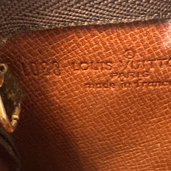 Louis Vuitton Monogram Key Cles Cardholder - Picture 7 of 7